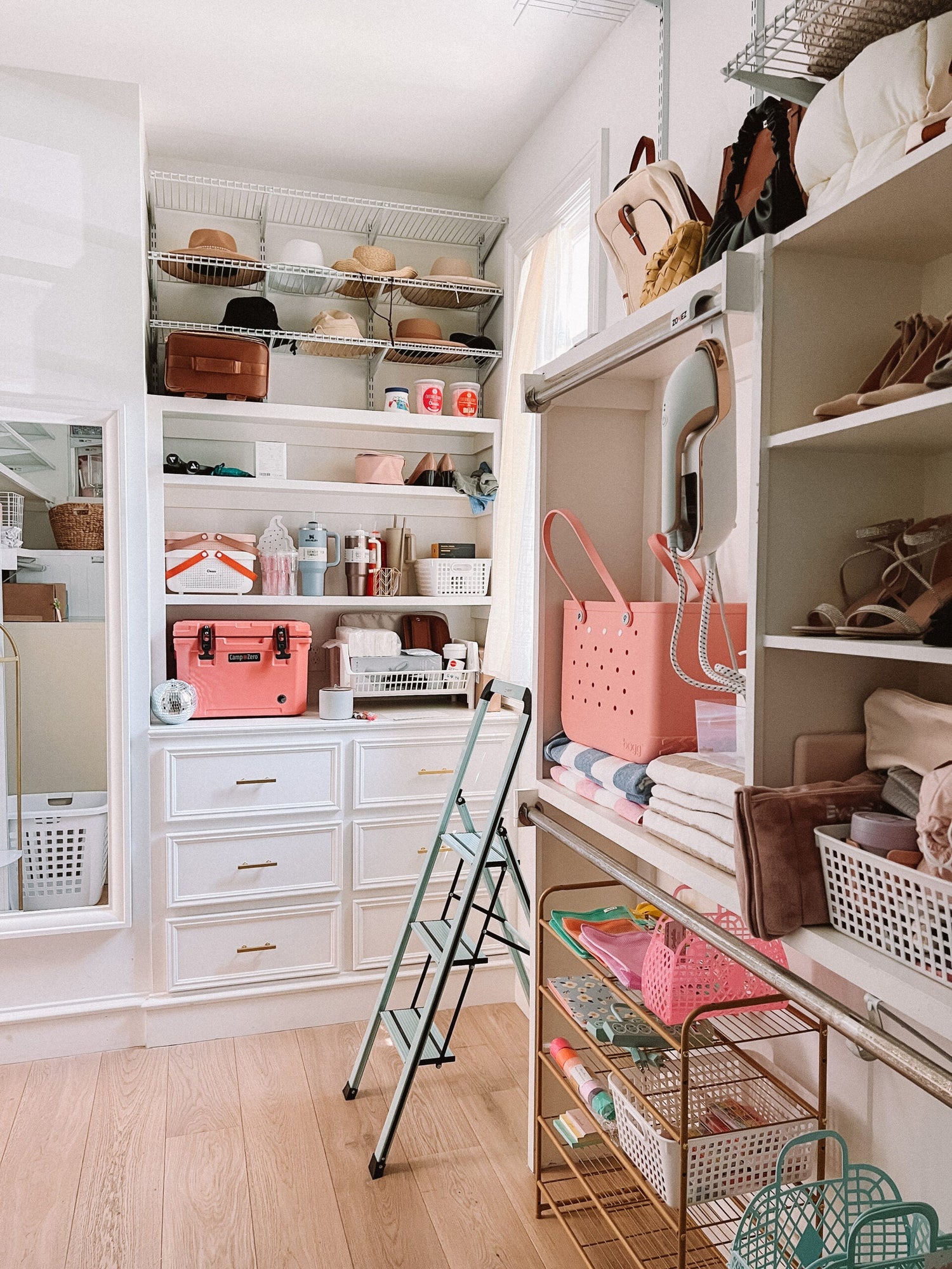 Closet & Wardrobe Storage